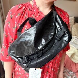 Calpak Terra Sling Bag — Large — Black